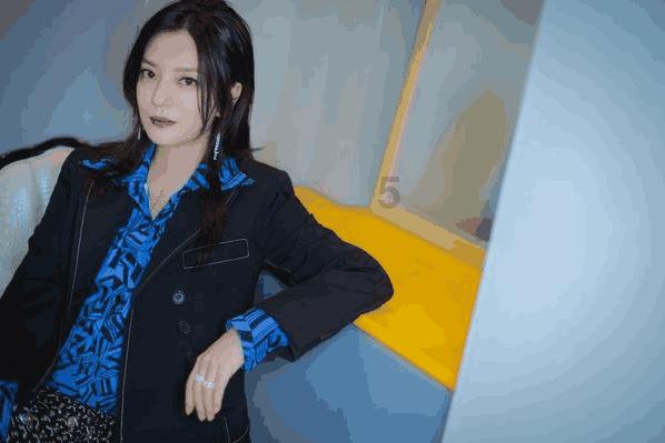 怎样用一句话把自己唱的一首歌唱祖国的歌曲发在朋友圈